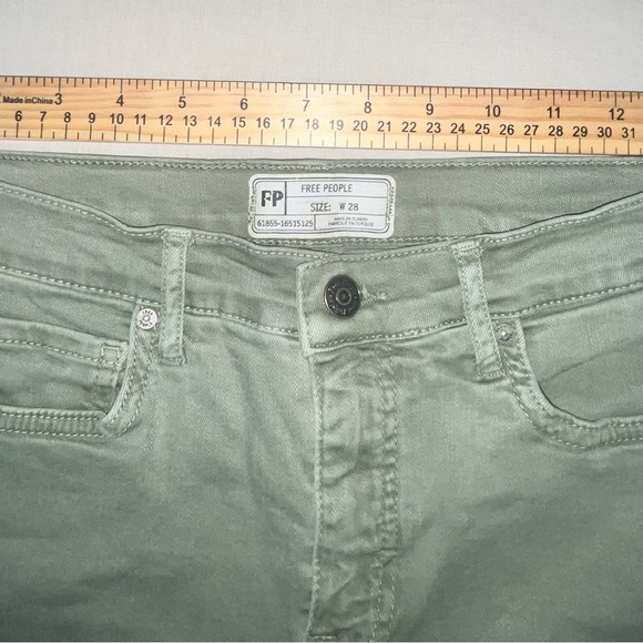 Free People High Rise Busted Knee Skinny Jeans Sage Size W28 - Picture 7 of 10